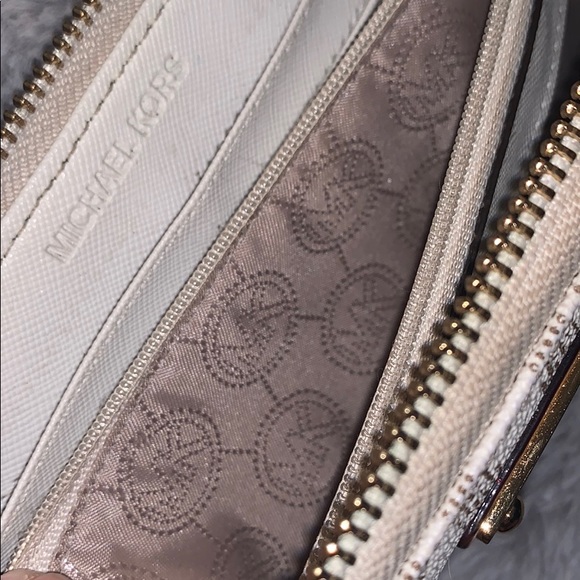 White Michael Kors Authentic Wallet - Picture 6 of 8